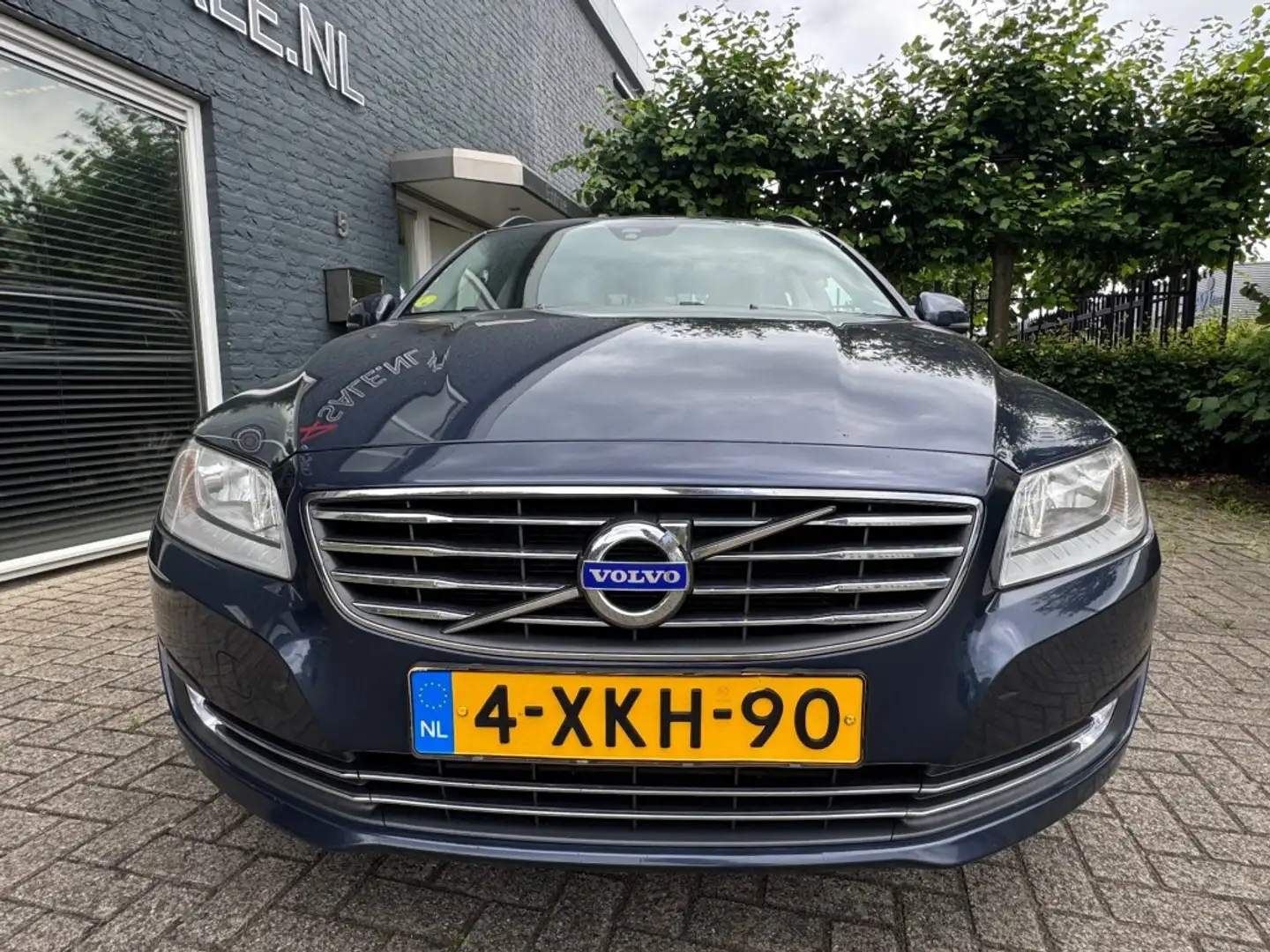 Volvo V70 2.0 D4 Nordic + Leder + Navi + Lmv - Apk T/M  06/2 Blauw - 2