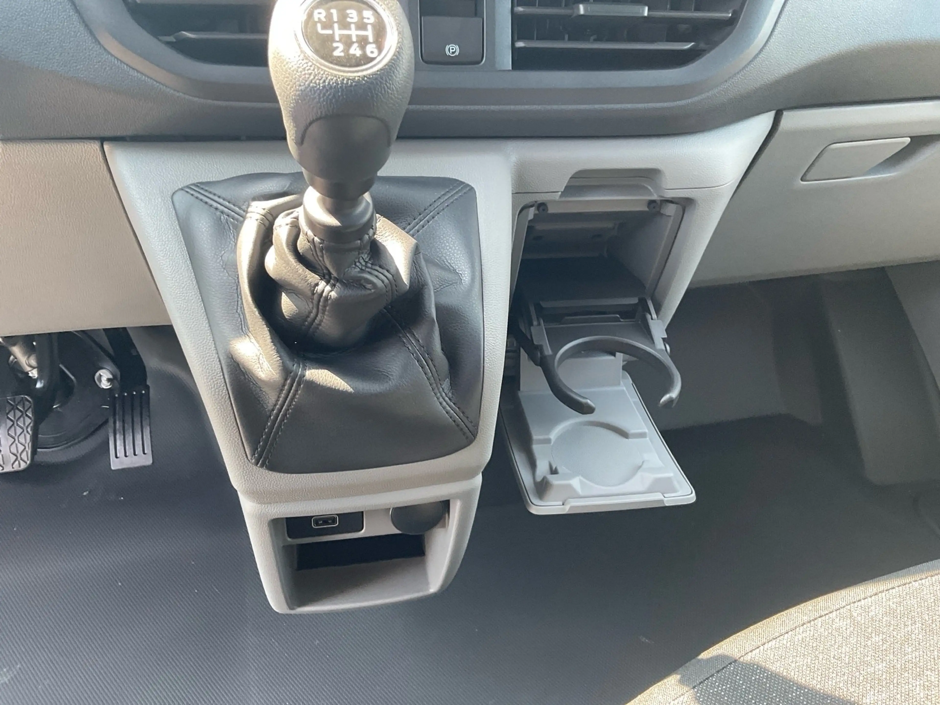 Ford Transit Custom 320 L1 Trend — photo 15