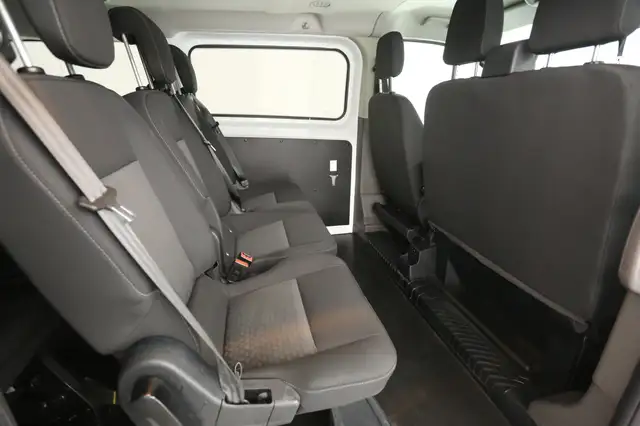 Ford Transit Custom view 11