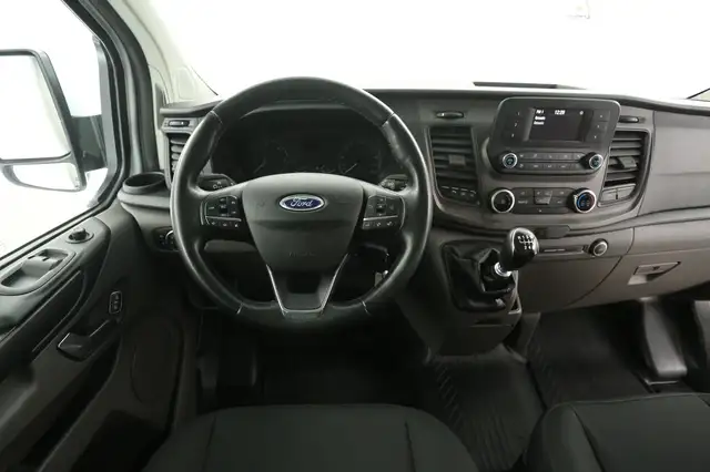 Ford Transit Custom view 2