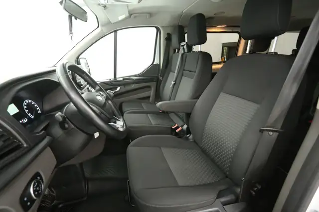Ford Transit Custom view 12