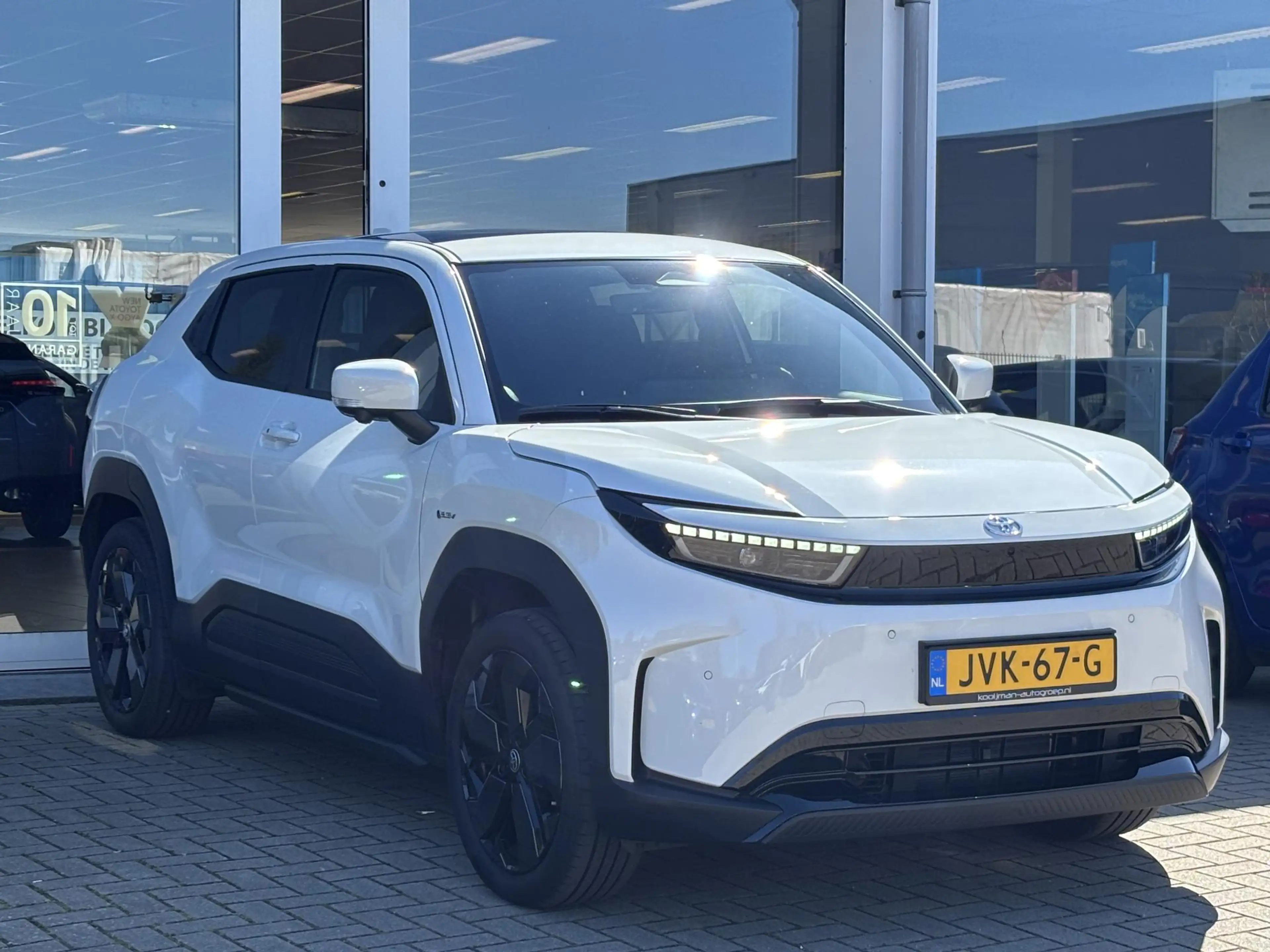 Toyota Urban Cruiser Executive 61 kWh — photo 6