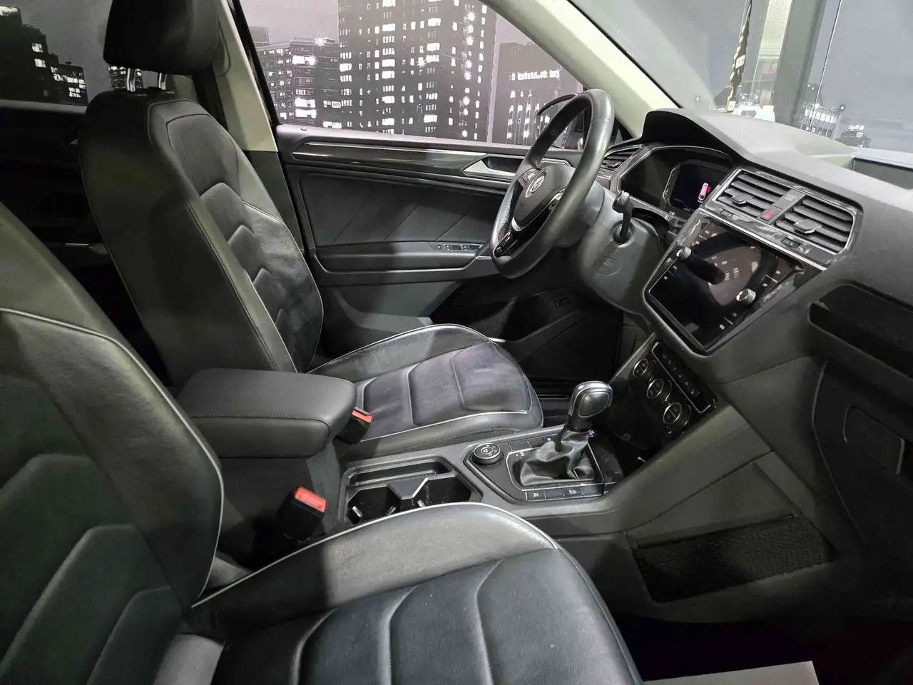 Volkswagen Tiguan снимка Volkswagen Tiguan