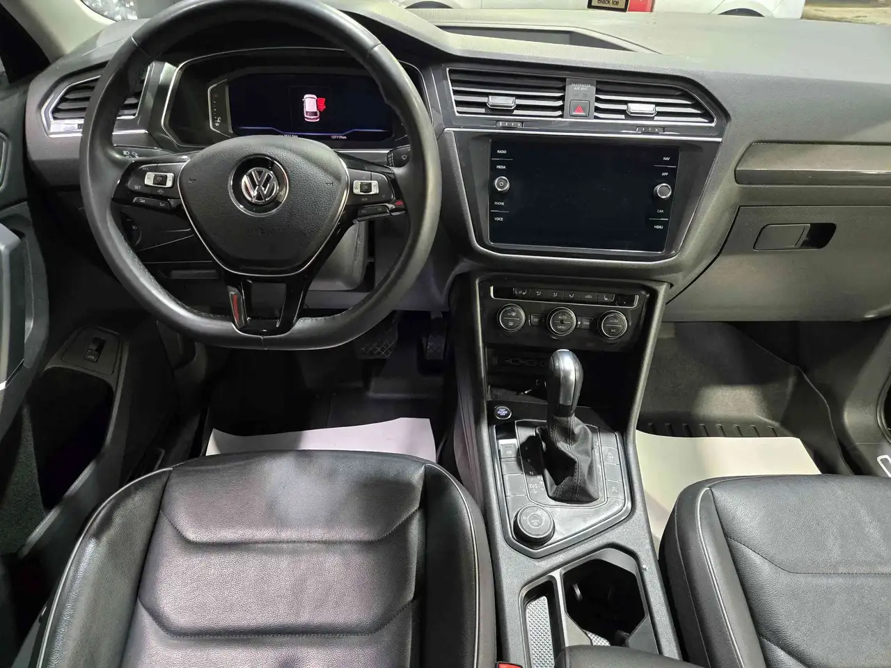 Volkswagen Tiguan снимка Volkswagen Tiguan