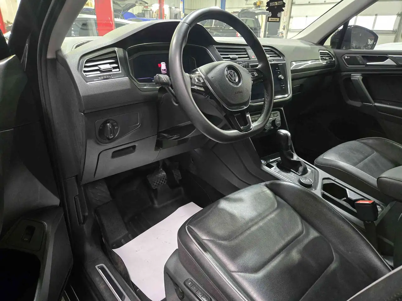 Volkswagen Tiguan снимка Volkswagen Tiguan