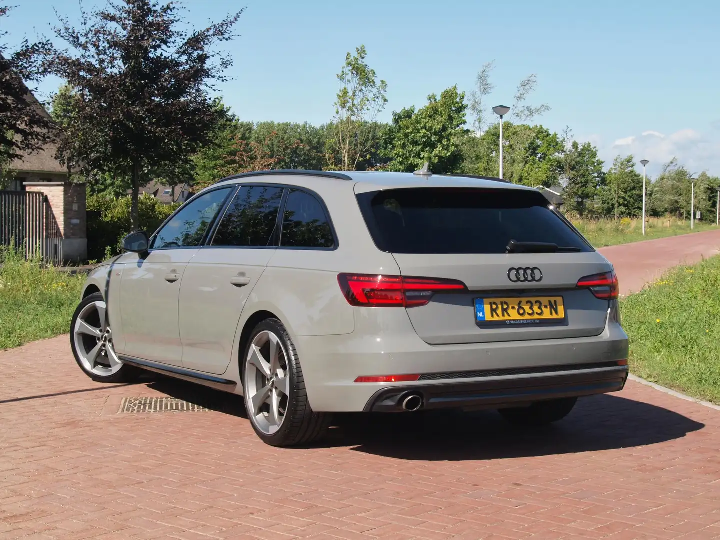 Audi A4 Avant 1.4 TFSI Sport S line black edition | Camera Grigio - 2