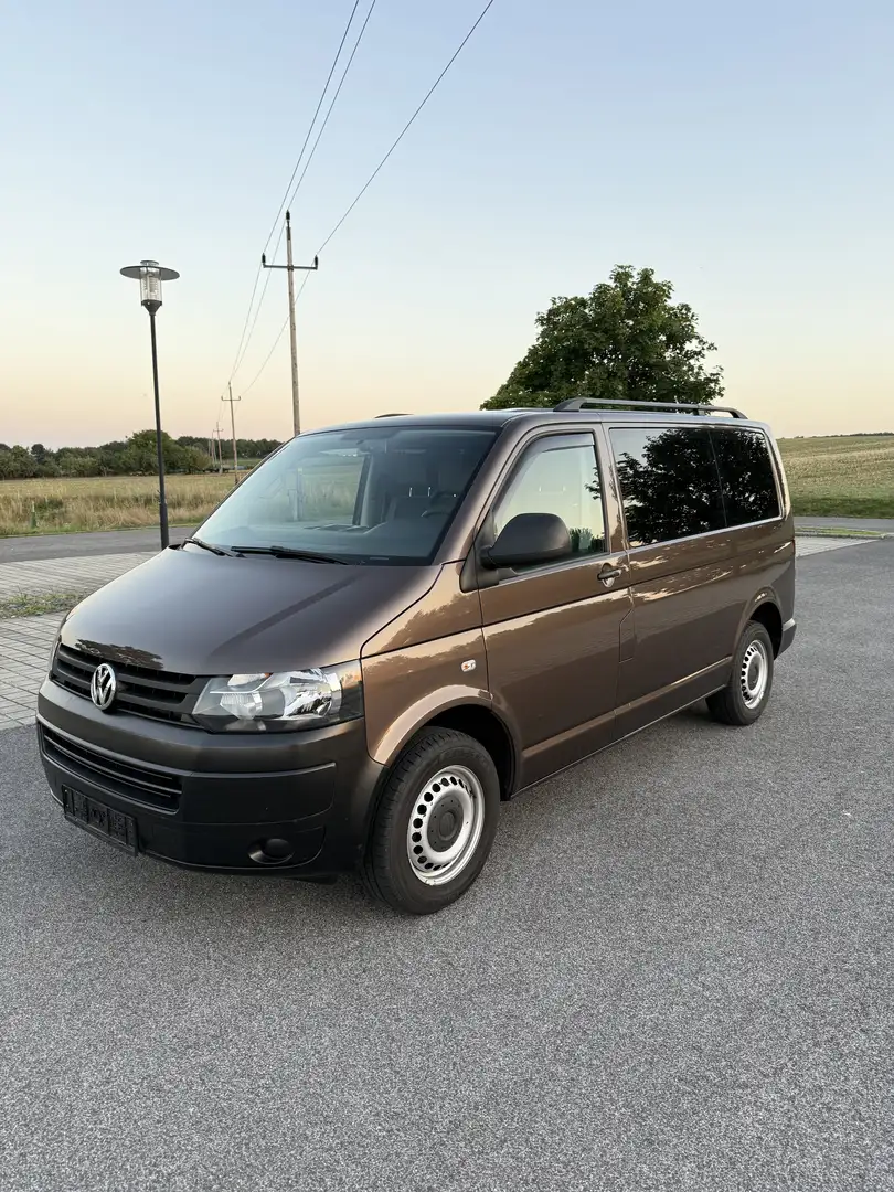 Volkswagen T5 Kombi 2,0 TDI BMT D-PF Braun - 1