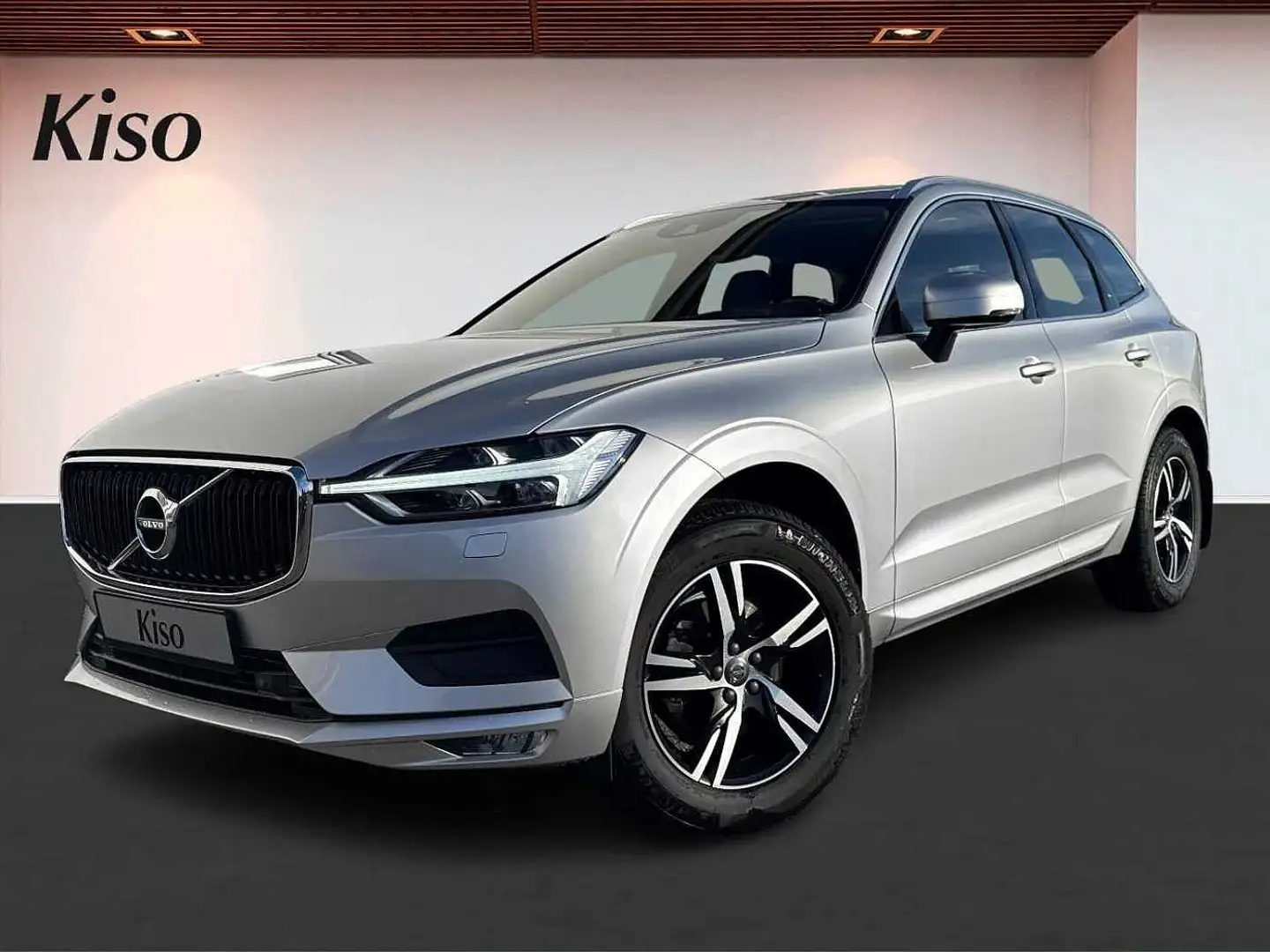 Volvo XC60 D4 Momentum Pro Silber - 1