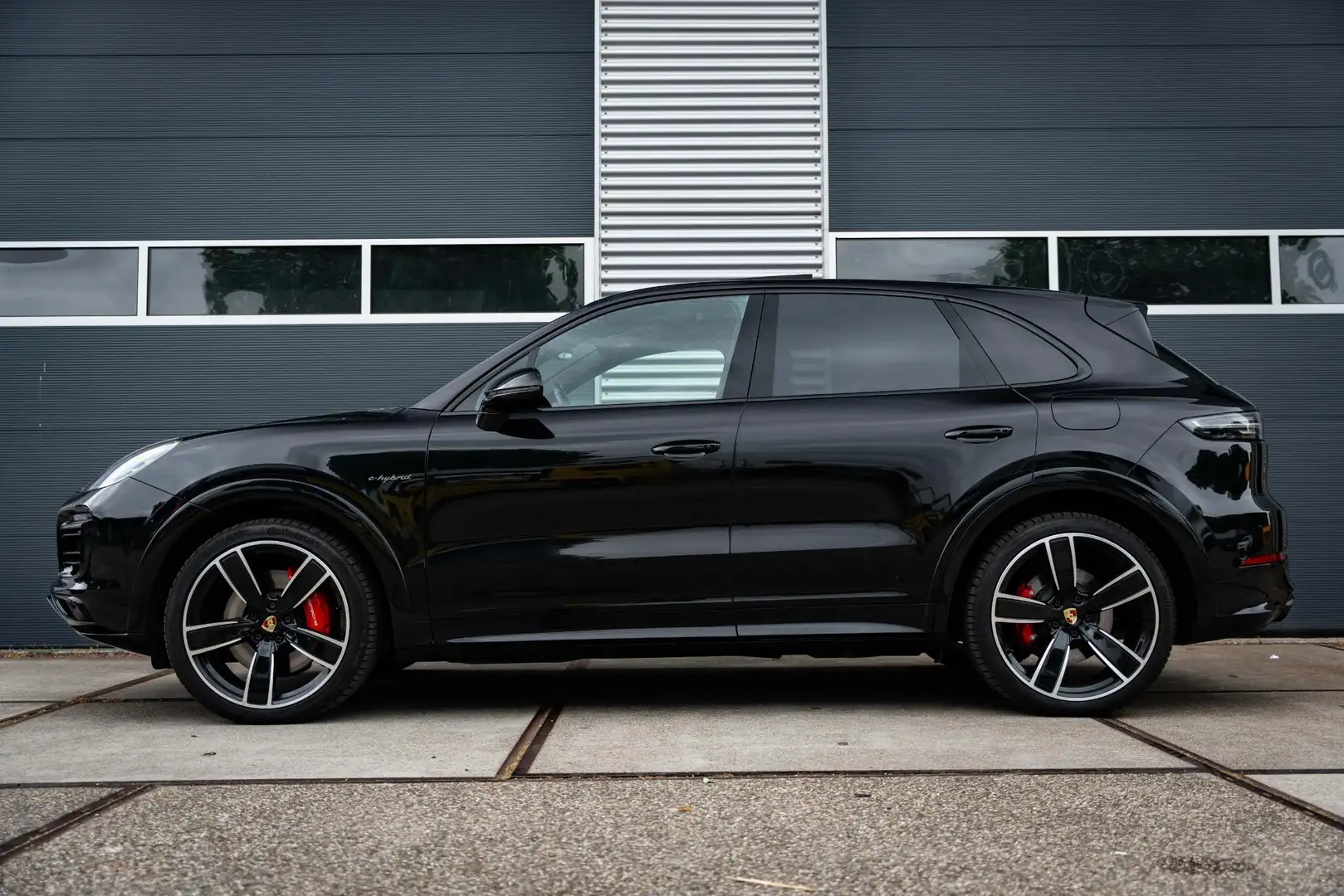 Porsche Cayenne 3.0 E-Hybrid |Panorama dak |Burmester |Sport chron Negro - 2