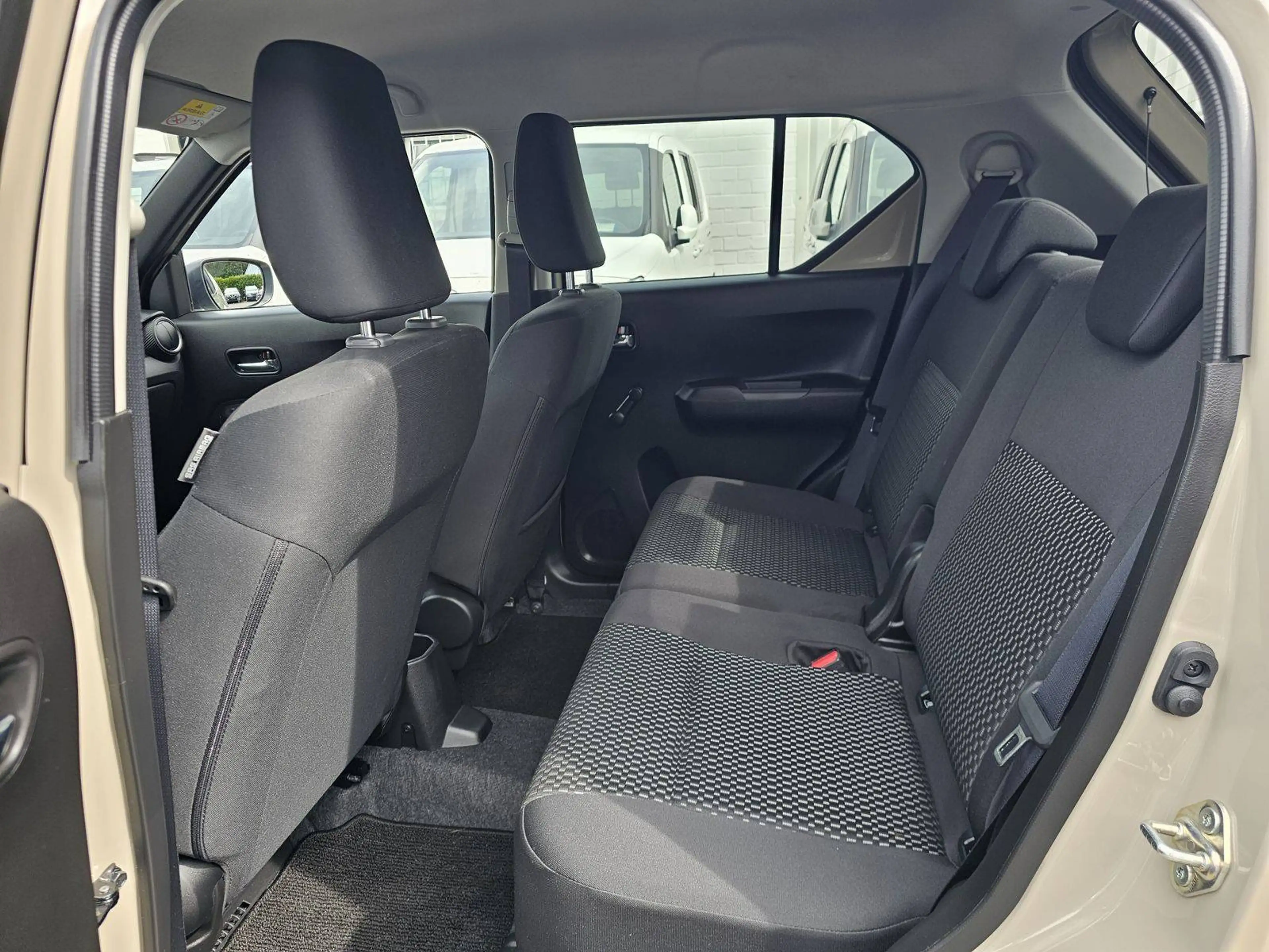 Suzuki Ignis Comfort Automatik/Navi+Cam/Alufelgen — photo 9