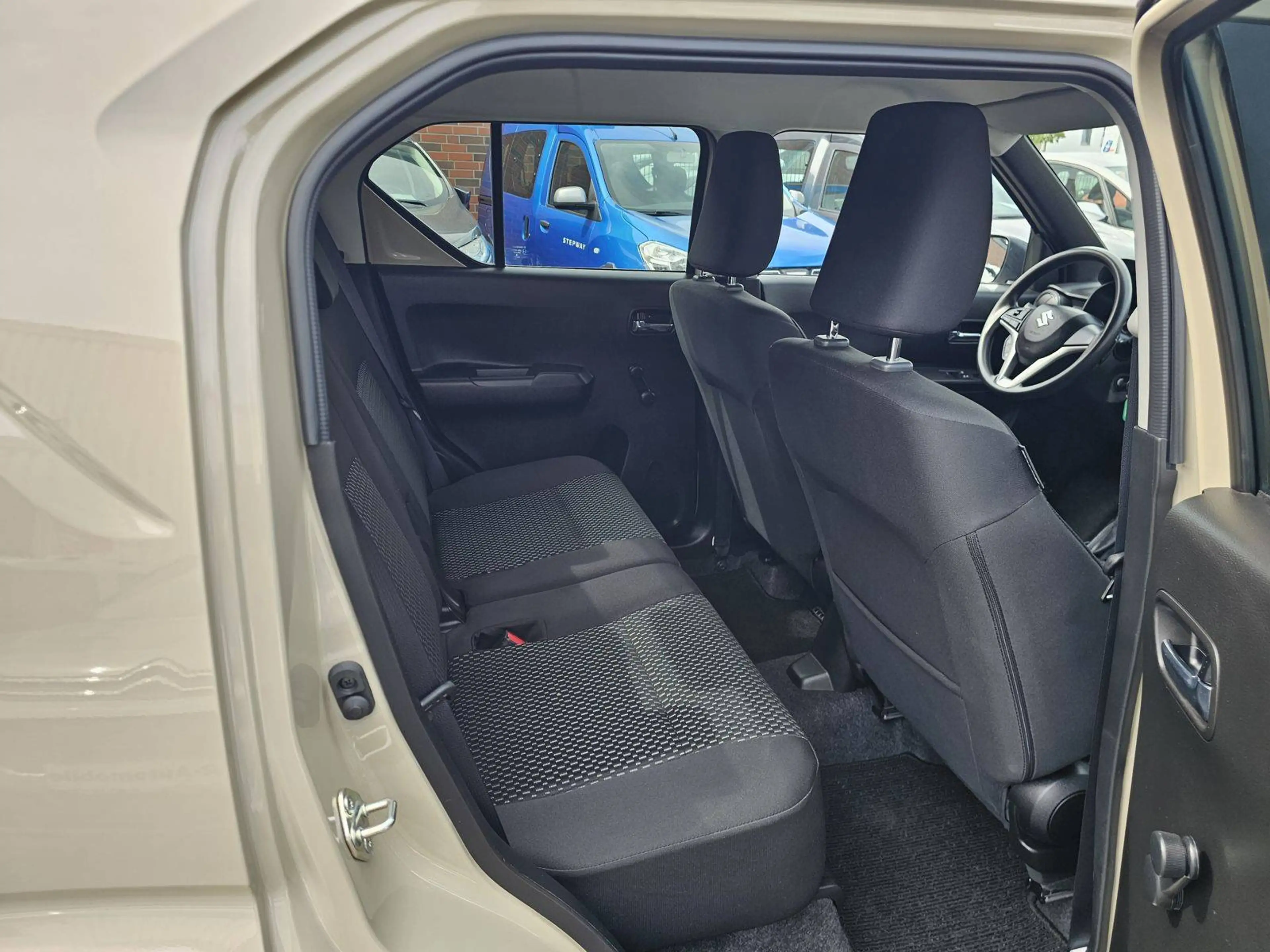 Suzuki Ignis Comfort Automatik/Navi+Cam/Alufelgen — photo 11