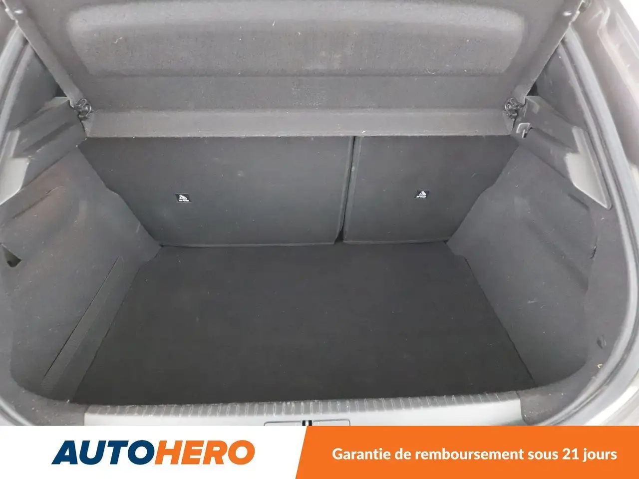 Peugeot 208 208 — photo 17