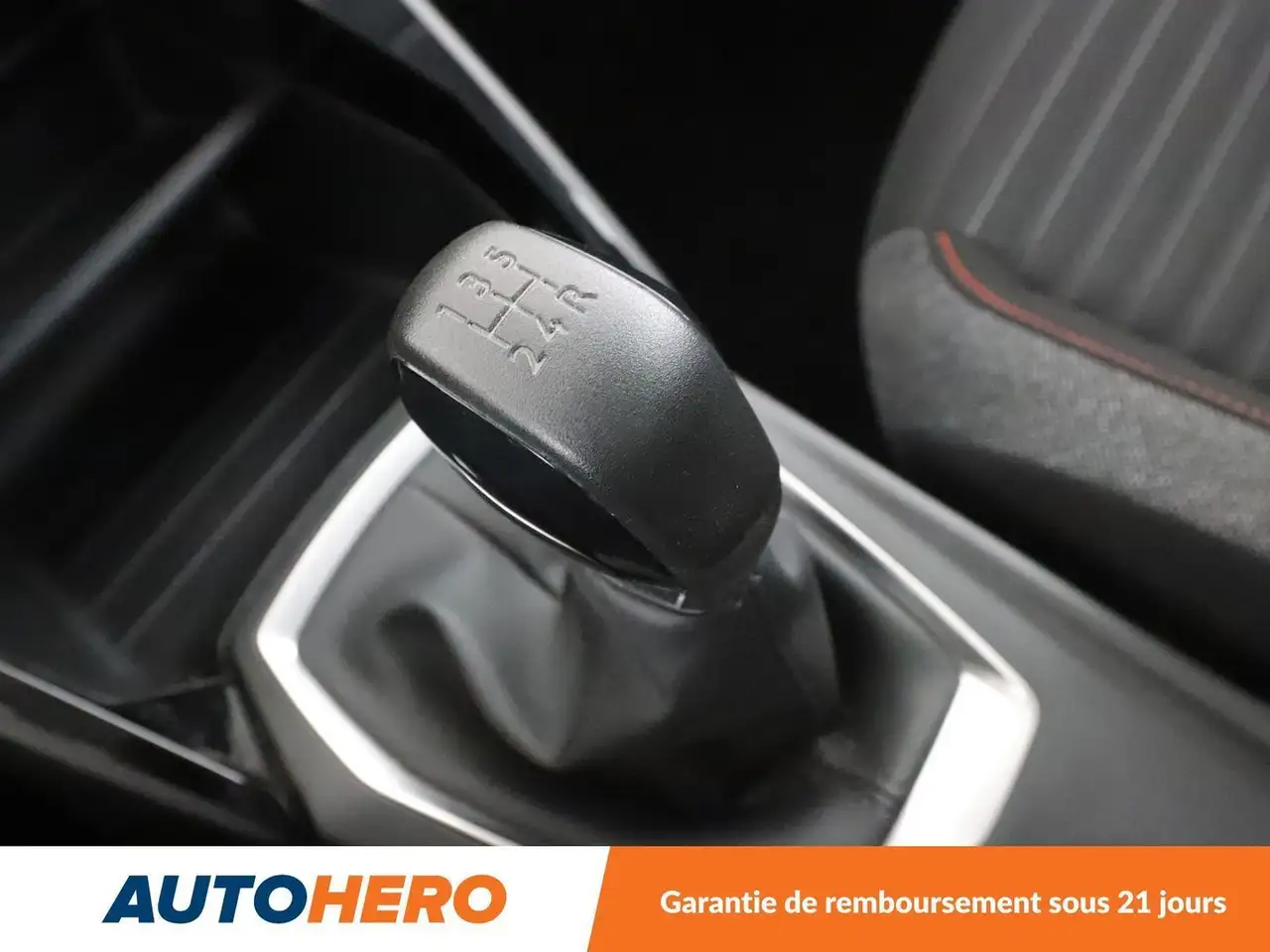 Peugeot 208 208 — photo 28