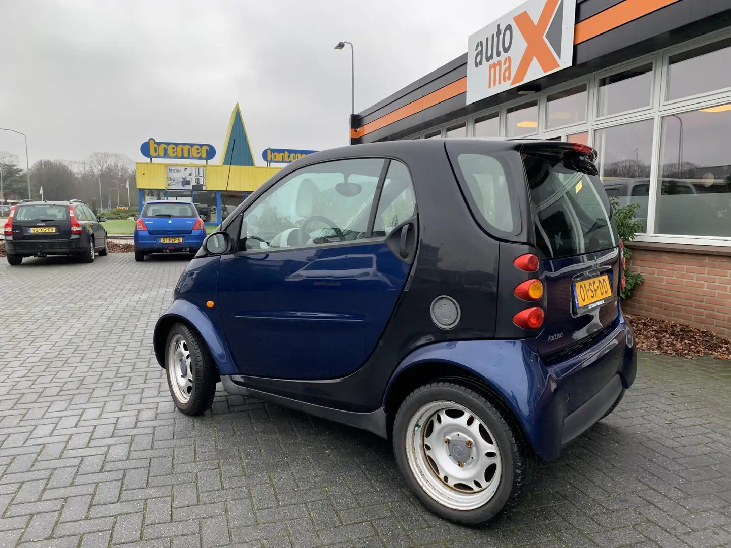 smart forTwo coupé 0.7 pure 37 crna - 2