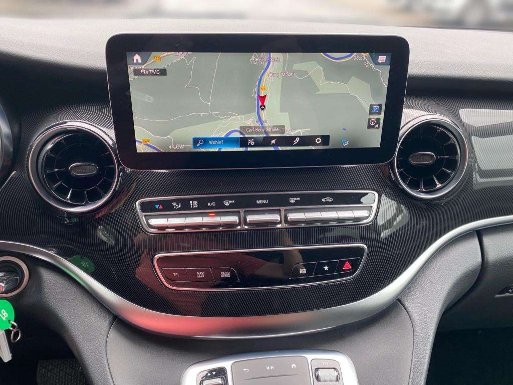 Mercedes-Benz V 220