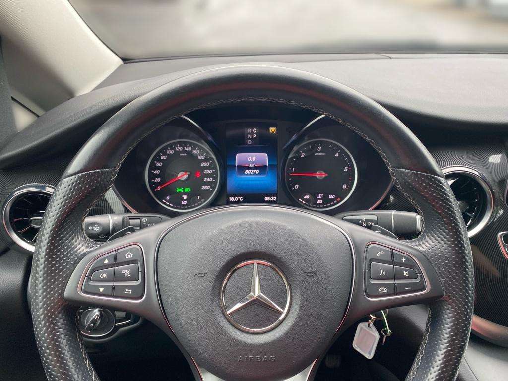 Mercedes-Benz V 220