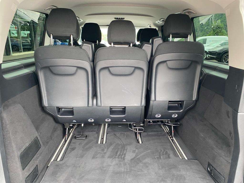 Mercedes-Benz V 220