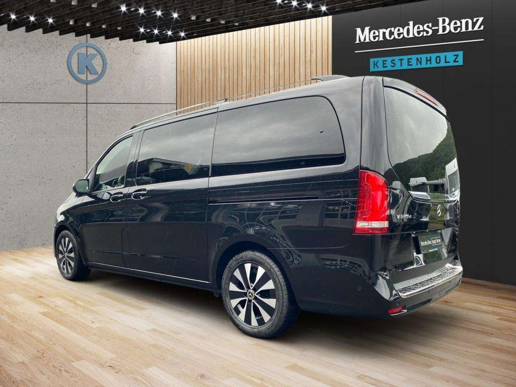 Mercedes-Benz V 220