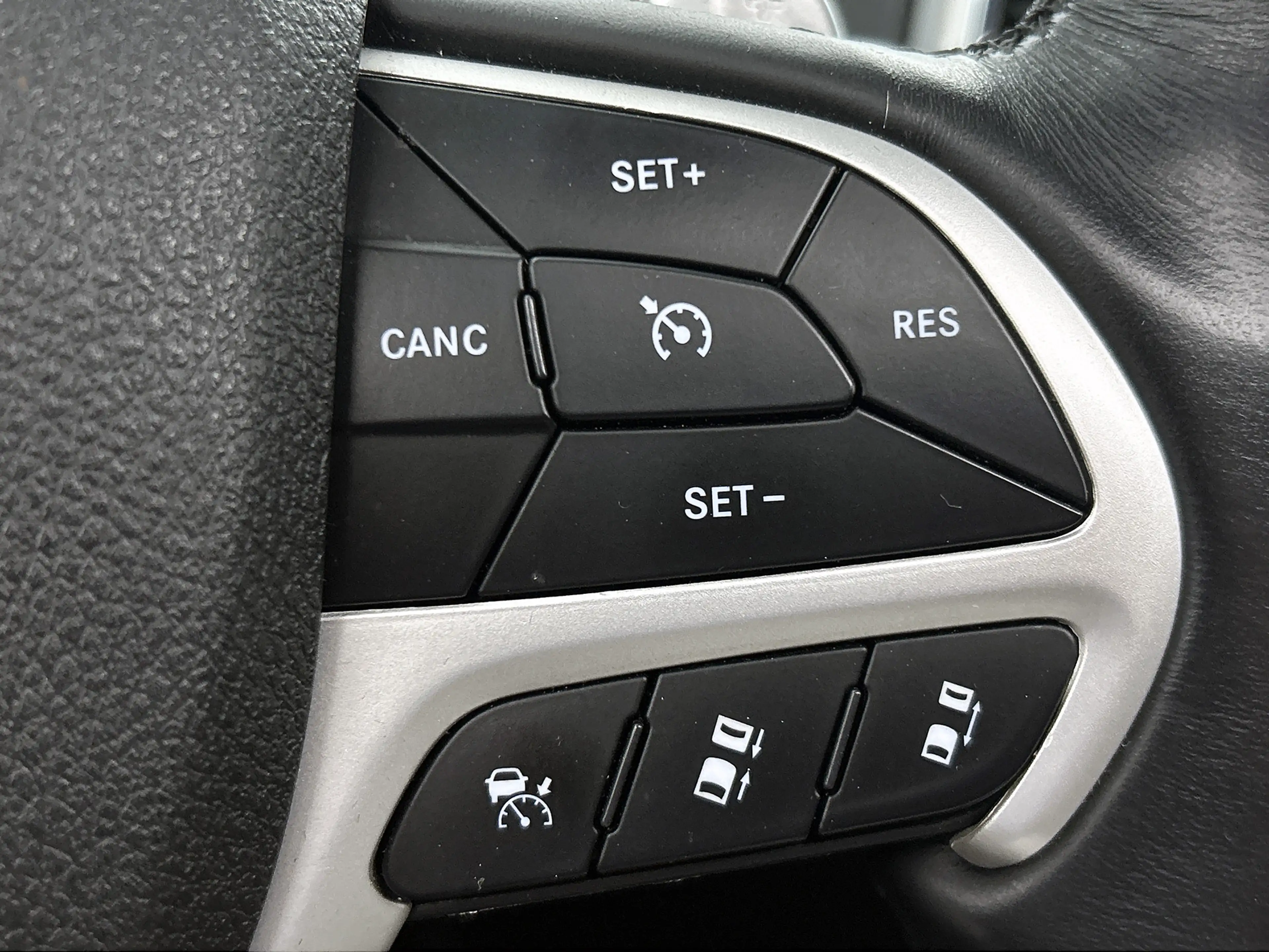 Jeep Grand Cherokee 3.0 CRD Summit Trekhaak, Pano, Carplay — photo 10