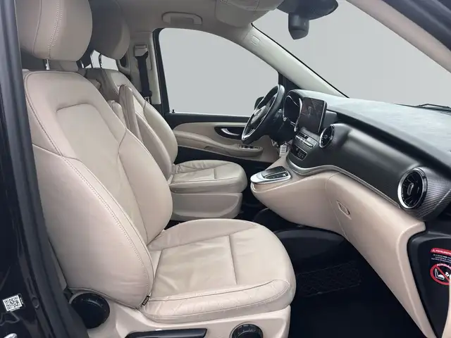 Mercedes-Benz 250 view 9