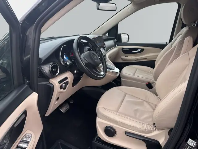 Mercedes-Benz 250 view 8