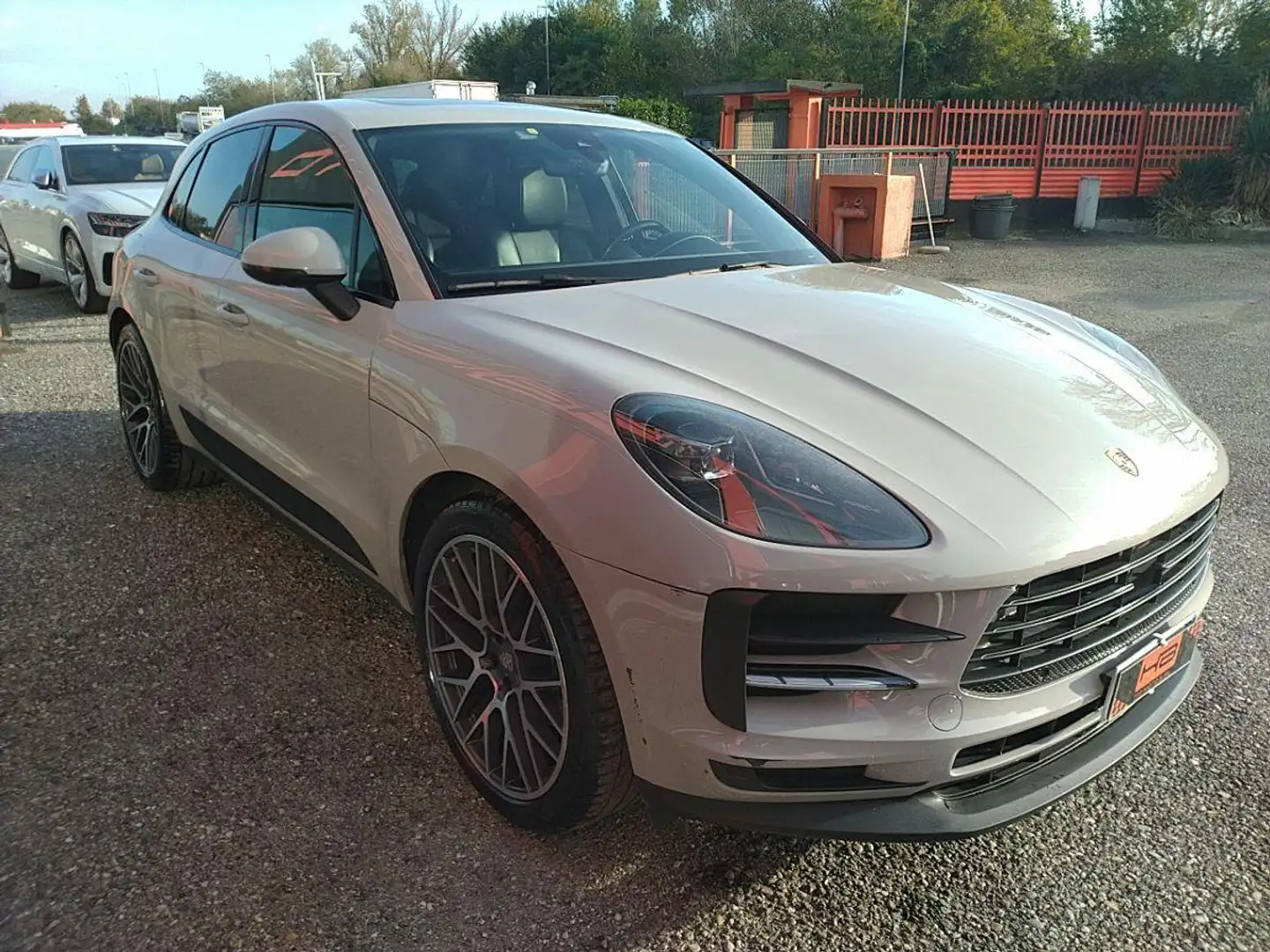 Porsche Macan 2.0 Beige - 2
