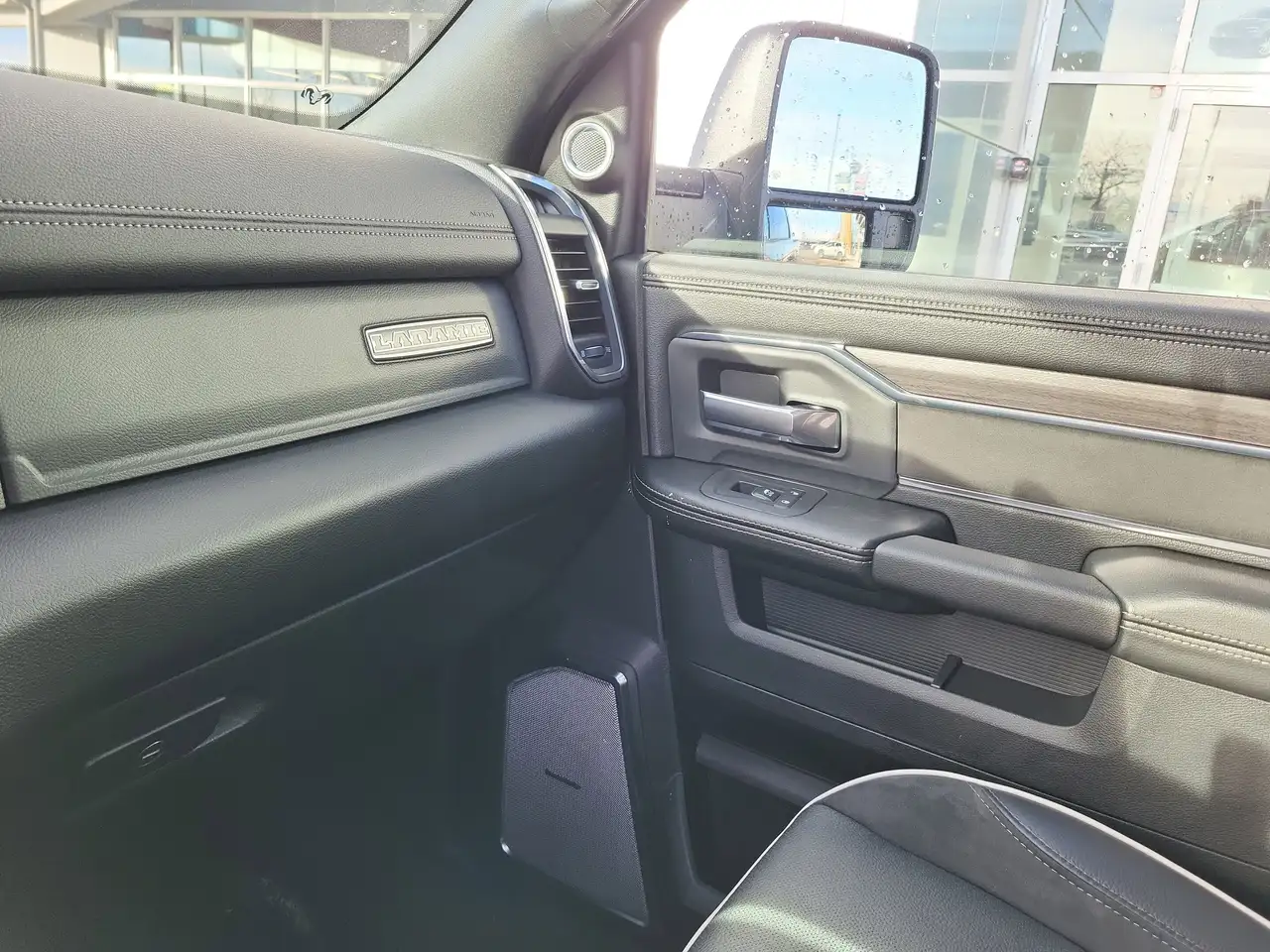 RAM 3500 снимка RAM 3500