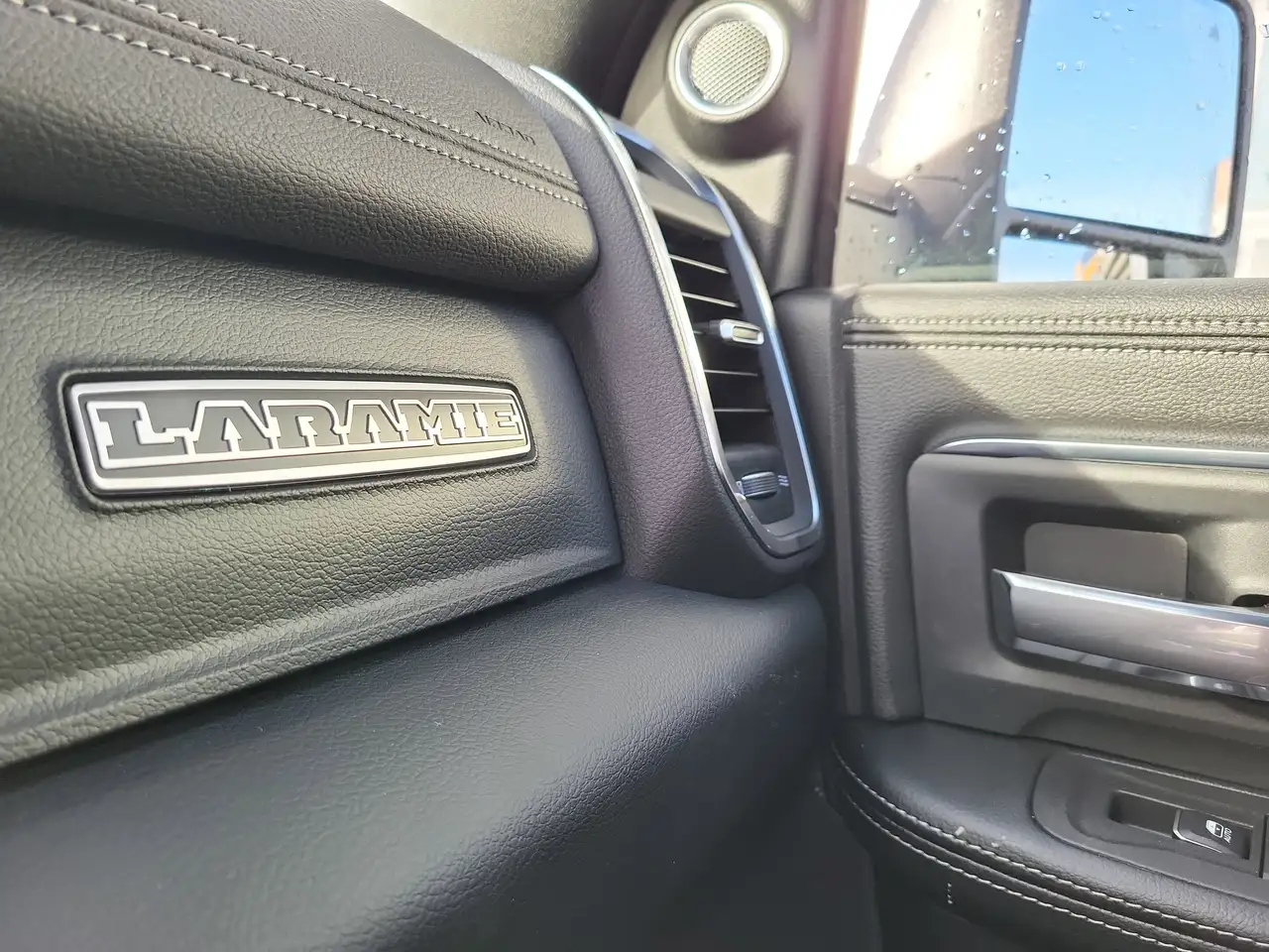 RAM 3500 снимка RAM 3500