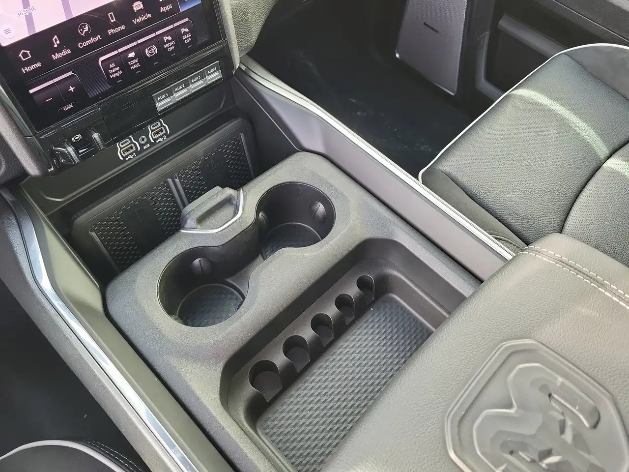 RAM 3500 снимка RAM 3500
