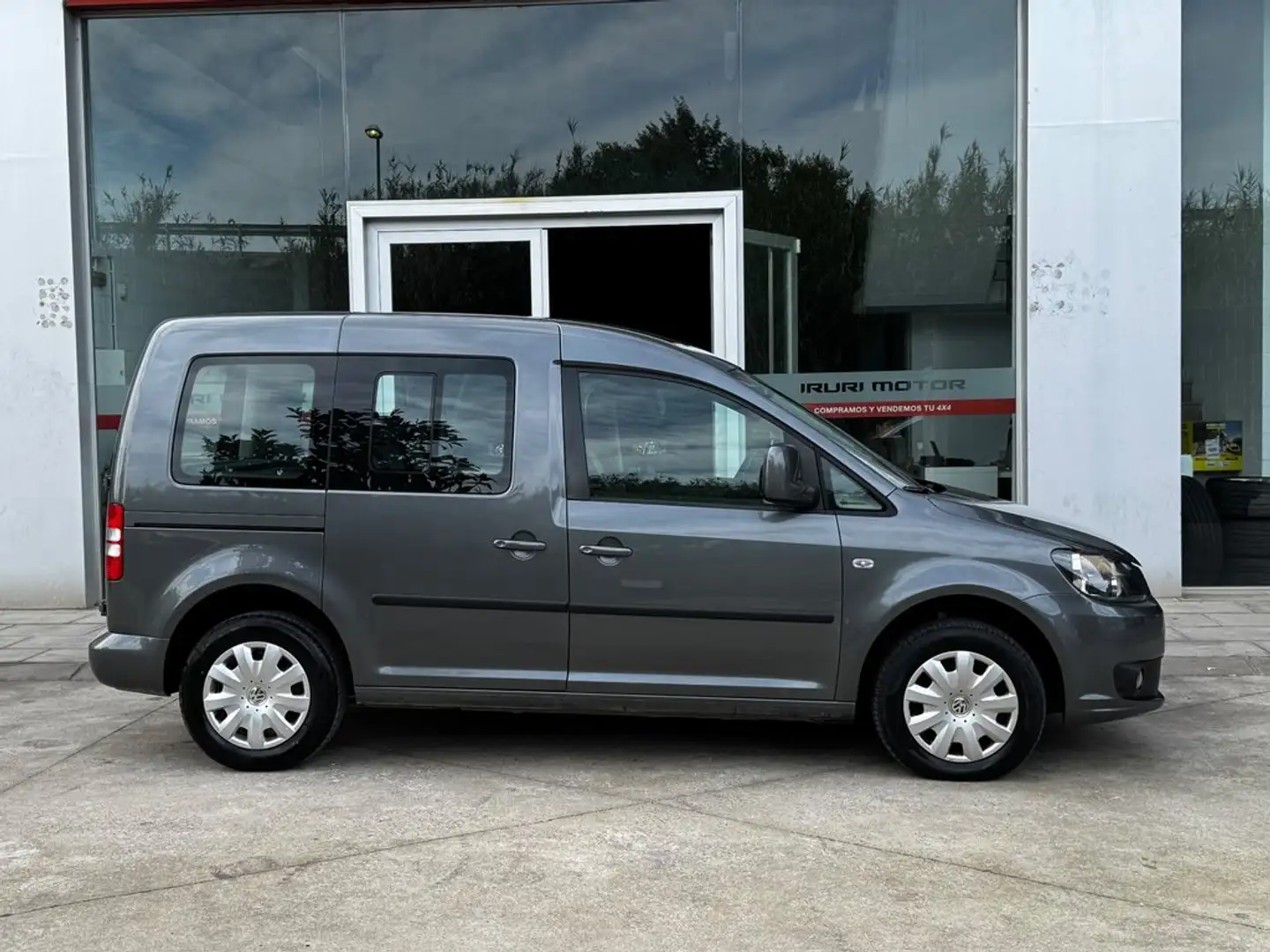 Volkswagen Caddy 1.6TDI Trendline 102 Gris - 1
