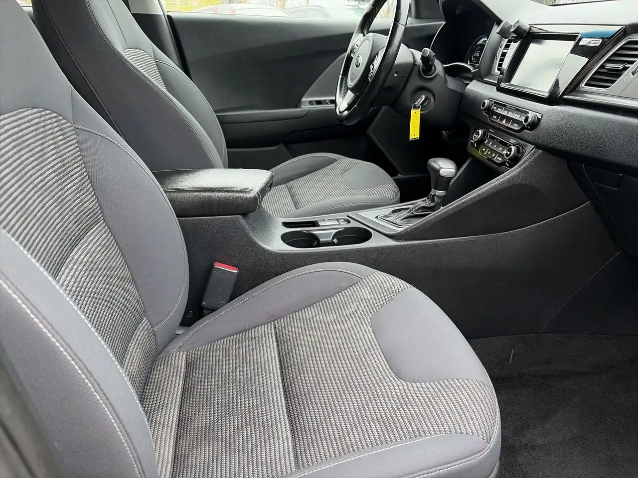 Kia Niro снимка Kia Niro