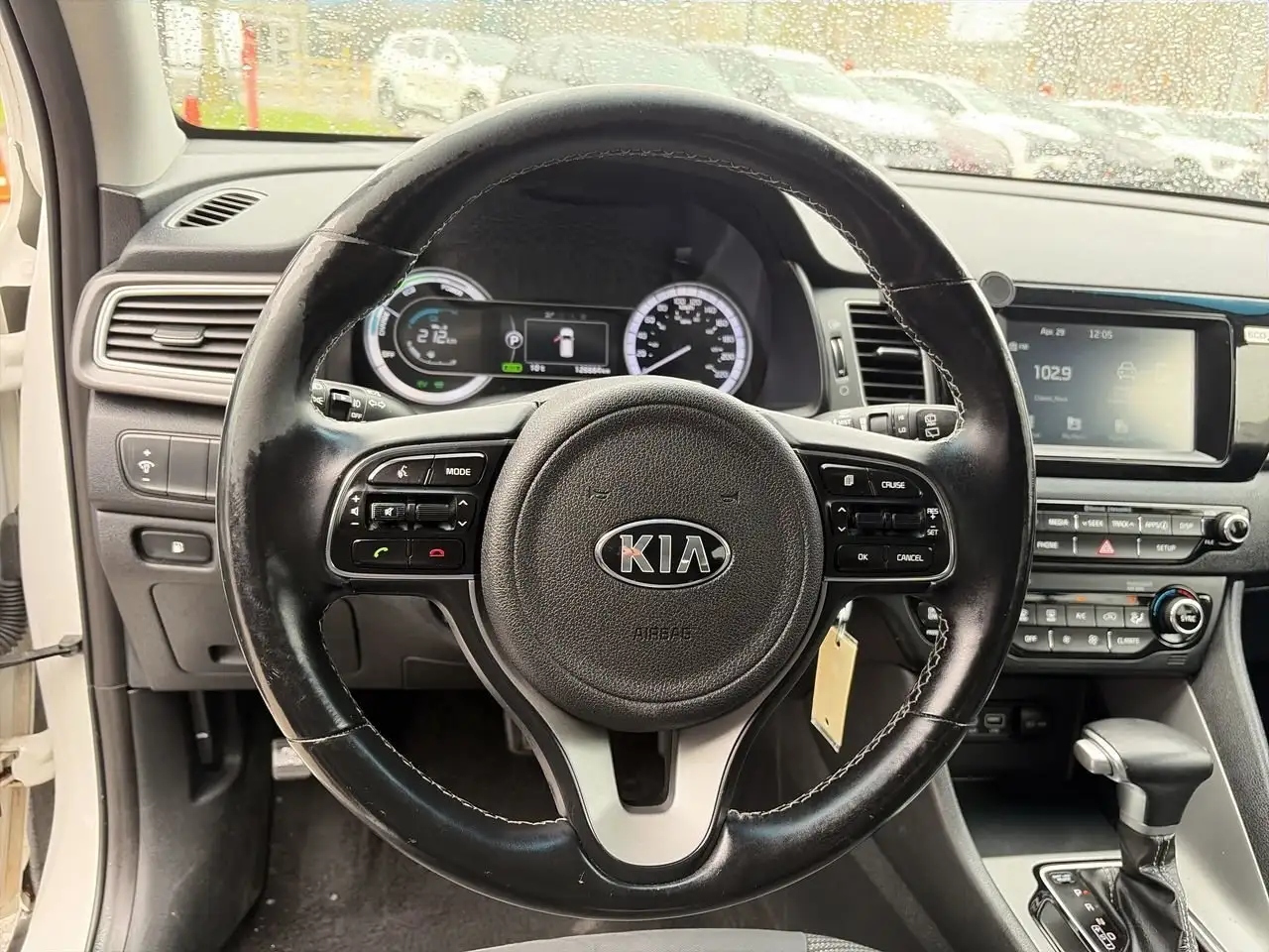 Kia Niro снимка Kia Niro