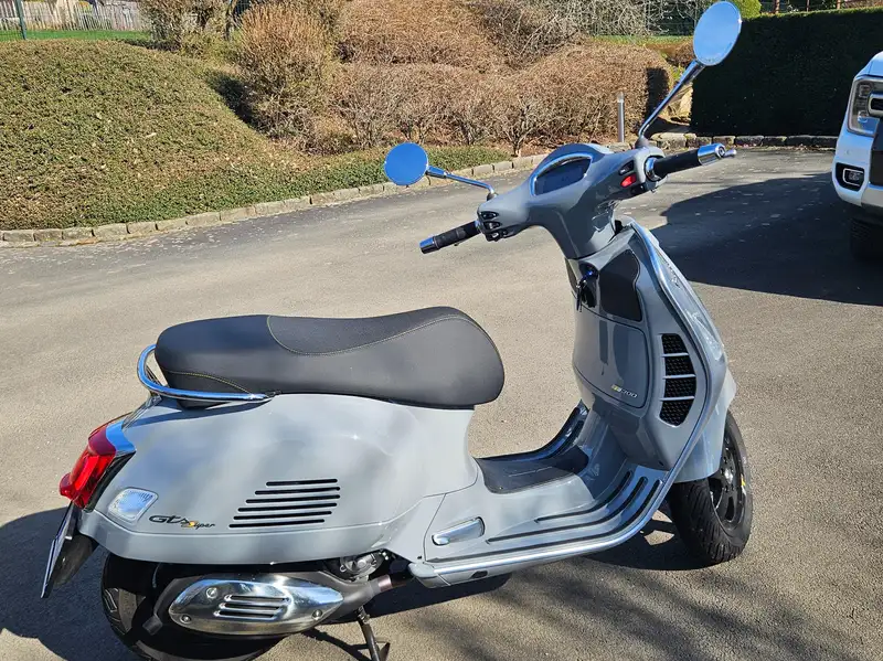 Vespa GTS Super Tech 300 - foto 8