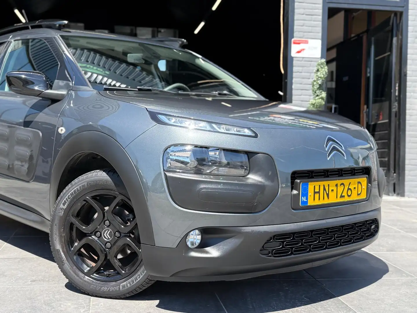 Citroen C4 Cactus 1.2 PureTech Shine|Airco|Trekhaak|Camera Grijs - 2