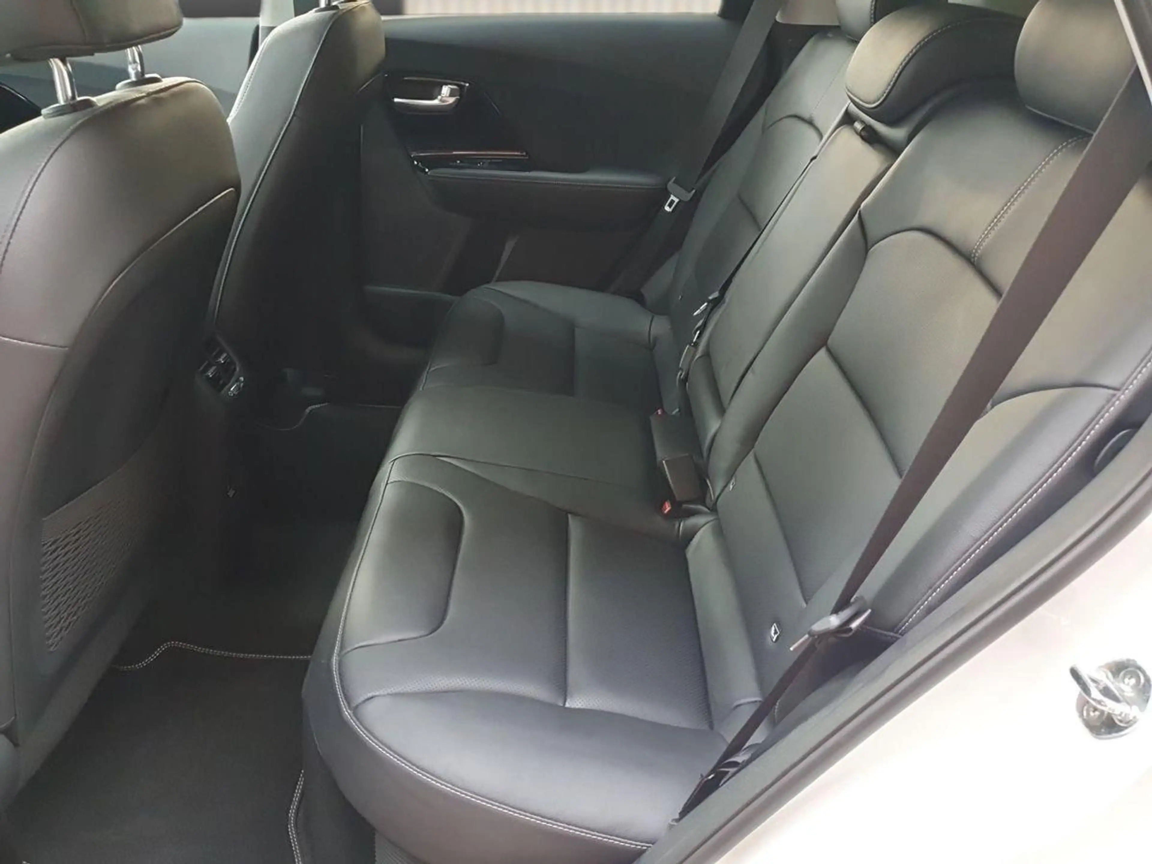 Kia Niro 1.6 PHEV Spirit GSD Leder Scheckheft — photo 12