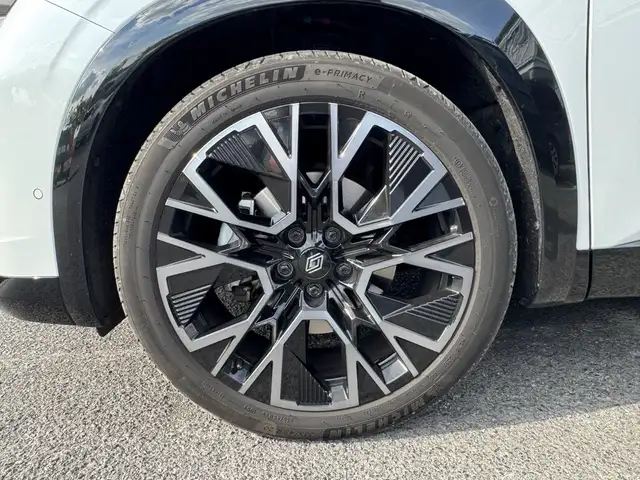 Renault Austral view 13