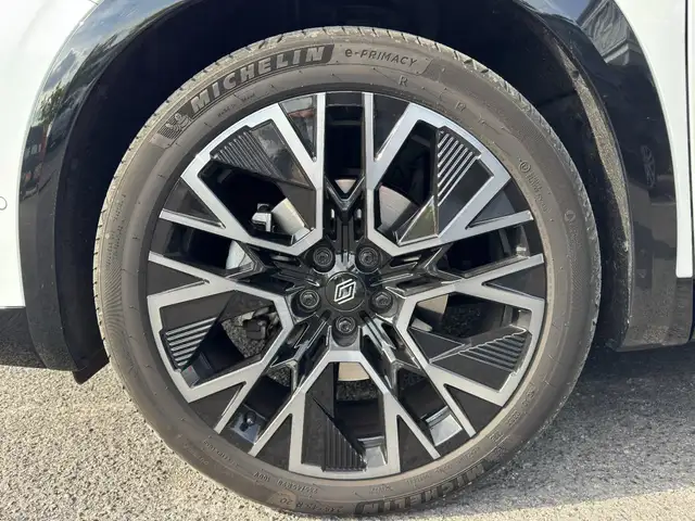 Renault Austral view 14