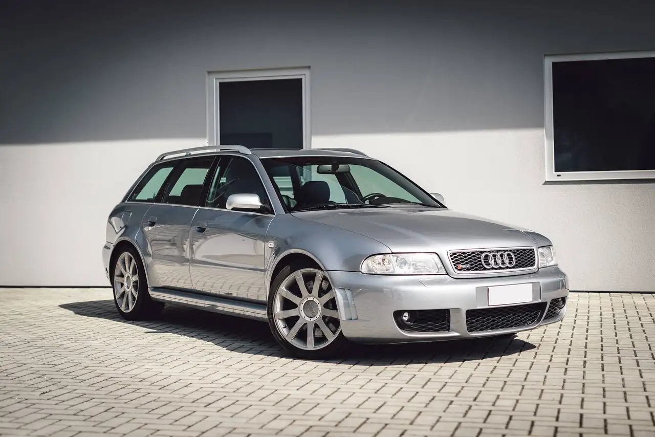 Audi RS4 2.7 B5 Avant - ASI Targa Oro - Targhe Originali - Italiana, foto 2