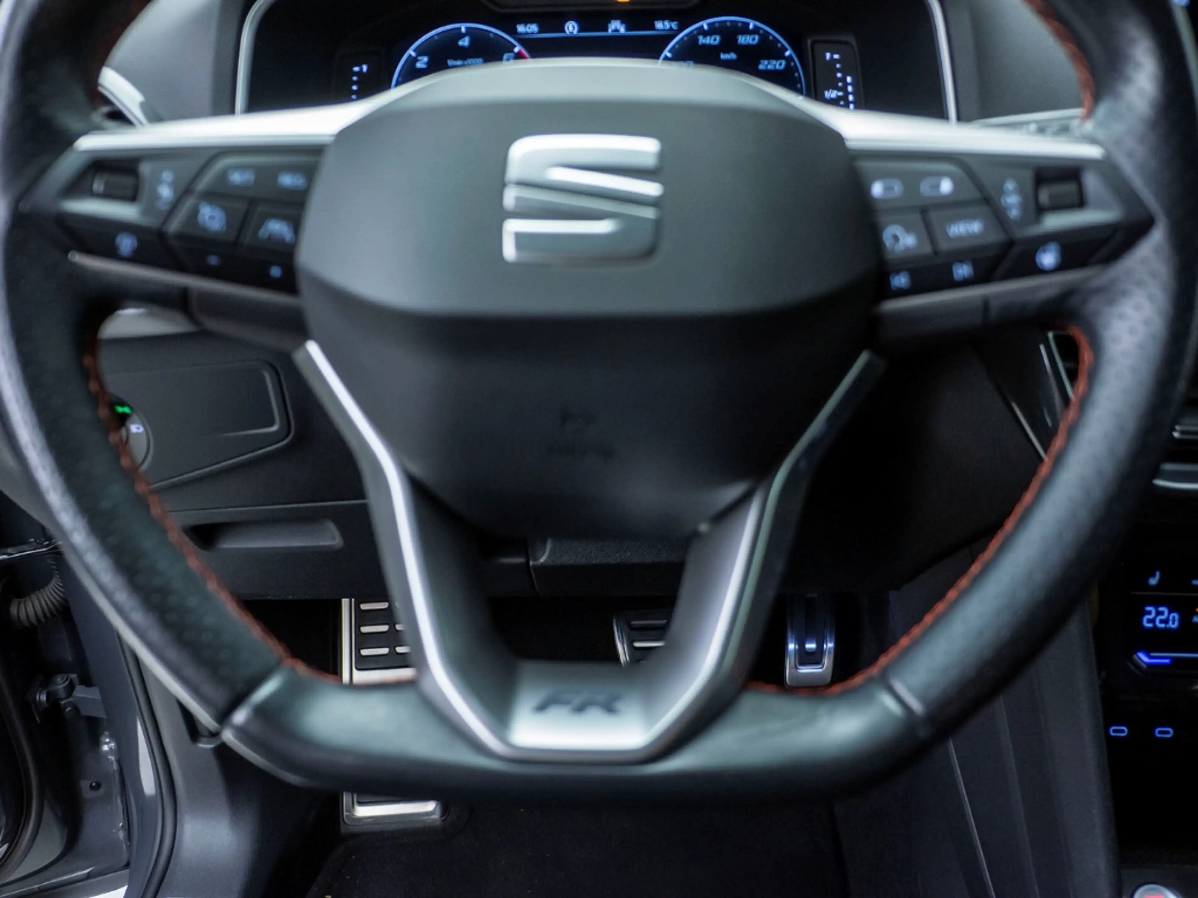 SEAT Tarraco FR e-HYBRID WINTERPAKET AUTOMATIK PDC v+h (GW71) — photo 16