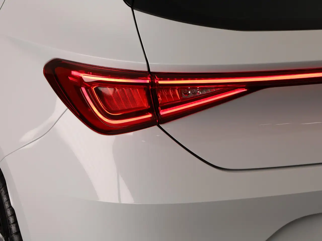 SEAT Leon e-Hybrid 2026 — фото 11