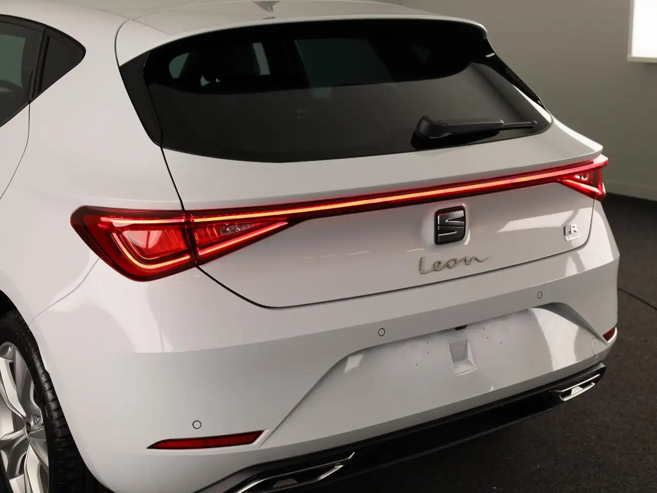 SEAT Leon e-Hybrid 2026 — фото 12