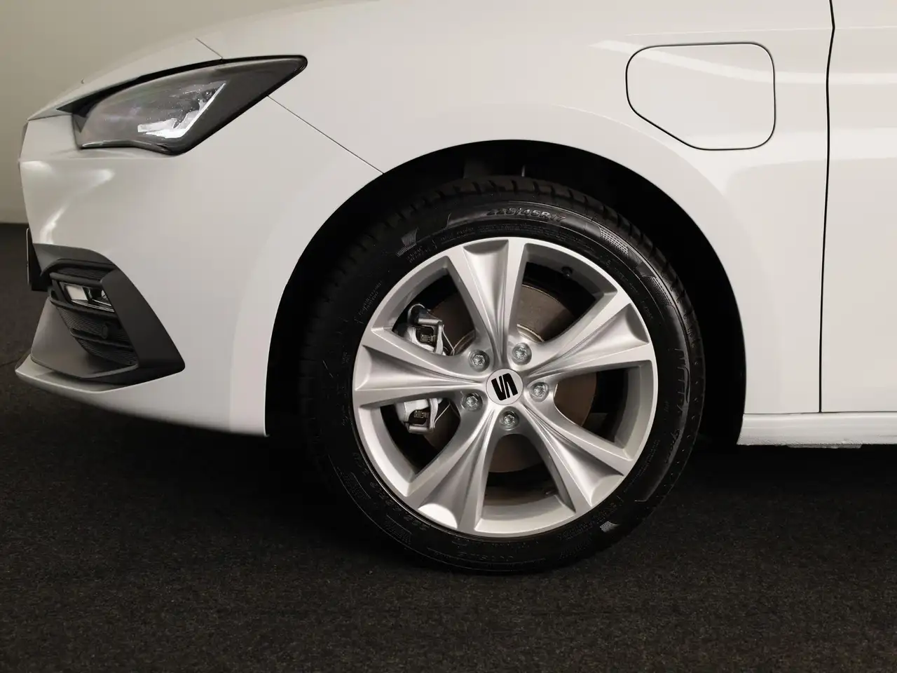 SEAT Leon e-Hybrid 2026 — фото 10