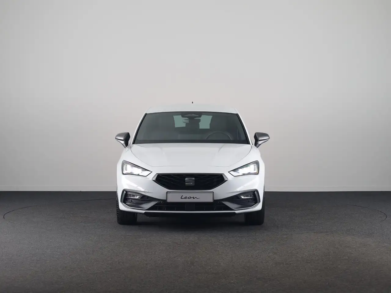 SEAT Leon e-Hybrid 2026 — фото 8