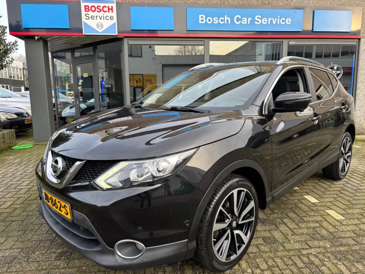 Nissan Qashqai 1.2i Tekna, Navigatie, Panoramadak, 360 Camera, Cl Negro - 1