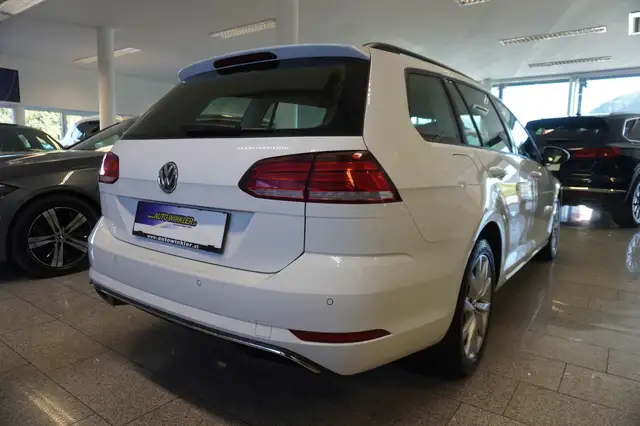 Volkswagen Golf view 5