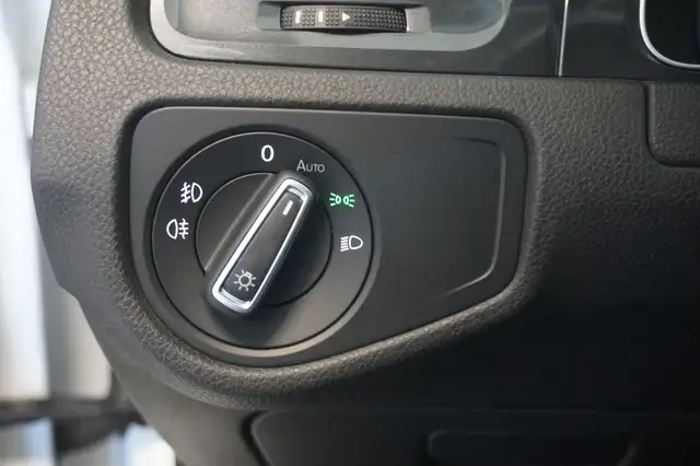 Volkswagen Golf view 14