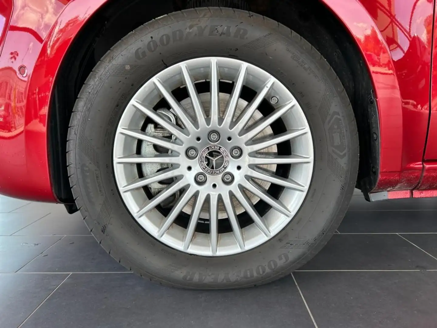 Mercedes-Benz EQV Lang LED+DISTR+5 JAHRE GARANTIE Rot - 2