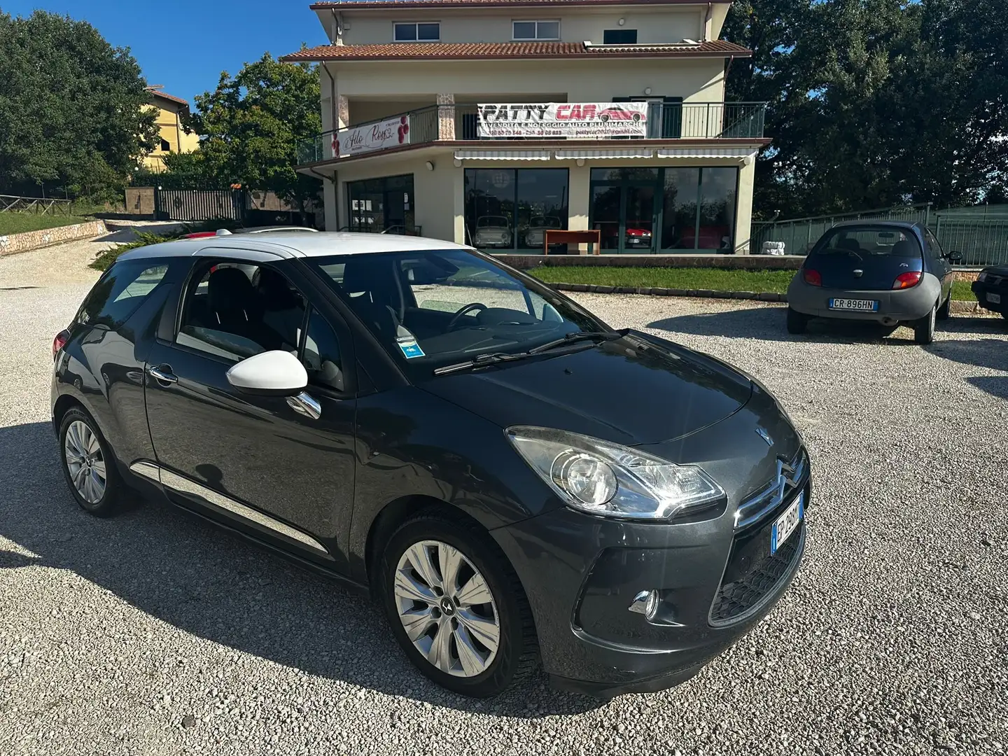 Citroen DS3 1.2 vti Just Black 82cv MOTORE NUOVO Silber - 1