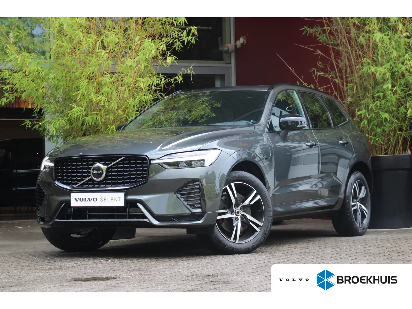 Volvo XC60 2.0 T8 Plug-in hybrid AWD R-Design | Trekhaak | Ac Grijs - 1