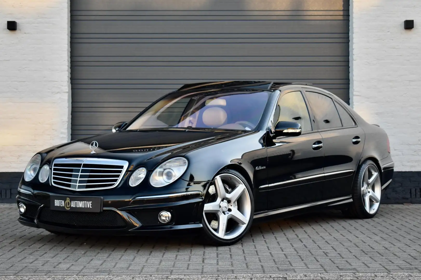 Mercedes-Benz E 63 AMG | Pano | ACC | Luchtvering | Zwart - 1